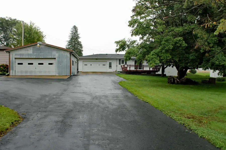 6233 Logan Avenue, Waterloo, IA 50703 - #3