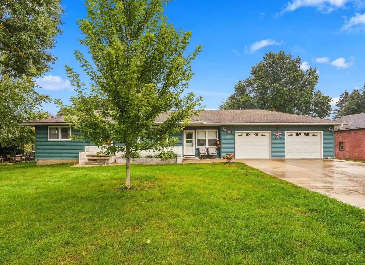 400 N Maple Street, Sumner, IA 50674 - #1