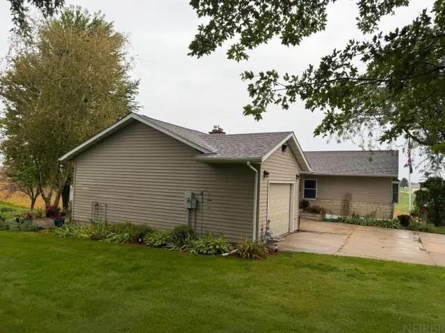 325 Becker Avenue, Ossian, IA 52161 - #2