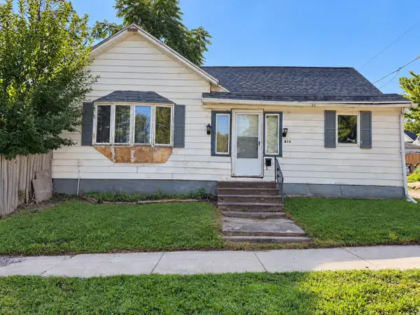 815 W 9th Street, Waterloo, IA 50702