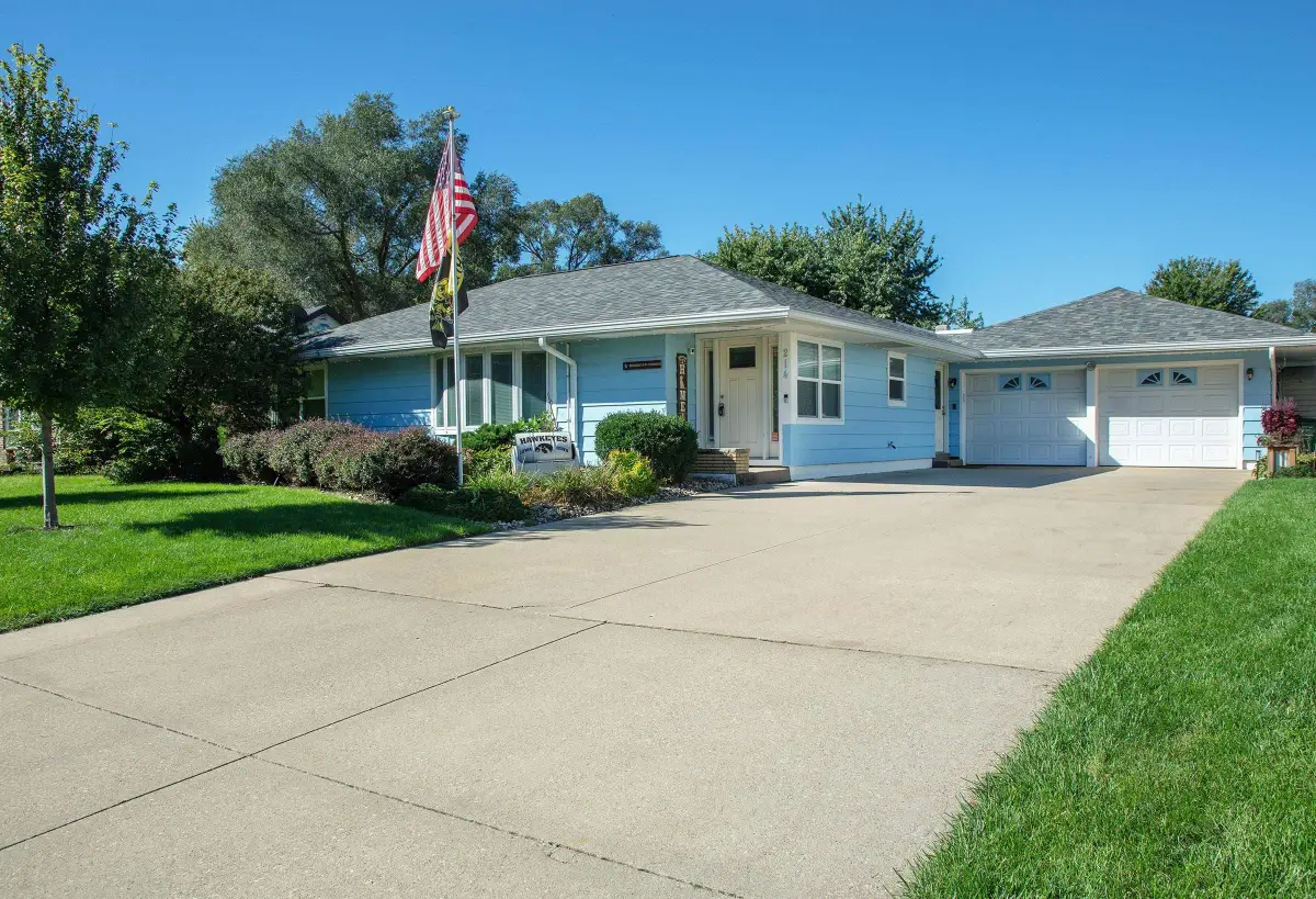 214 Grand Boulevard, Evansdale, IA 50707 - #1