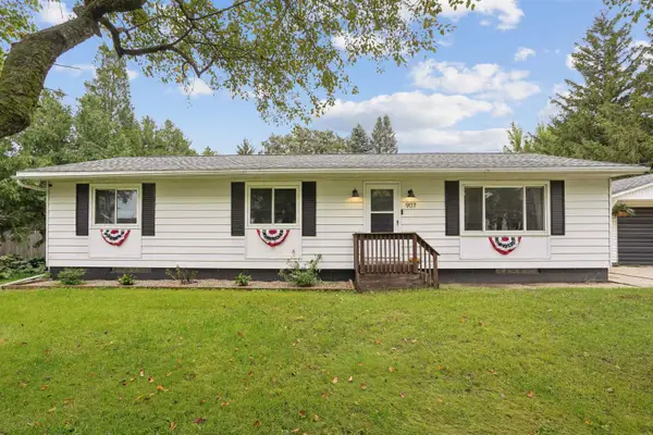 907 Sherman Street, Dysart, IA 52224