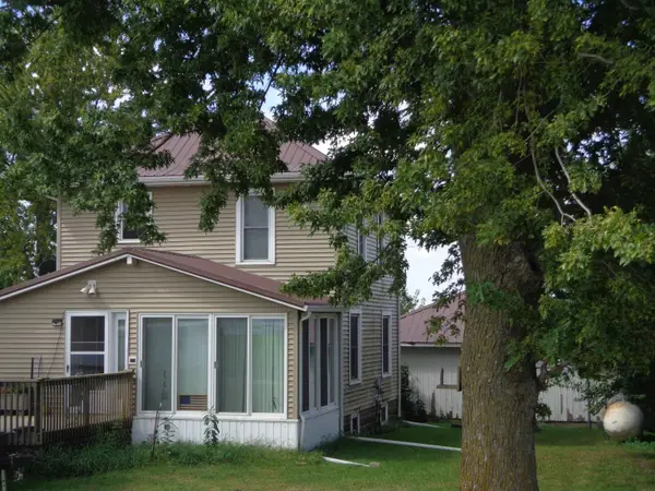2301 Grant Avenue, Independence, IA 50644