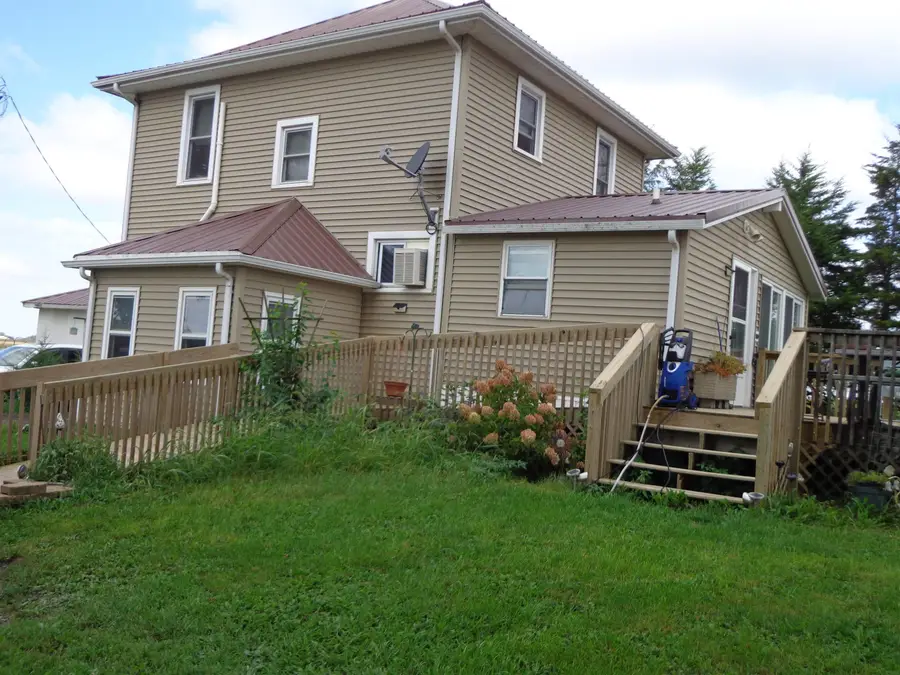 2301 Grant Avenue, Independence, IA 50644 - #2