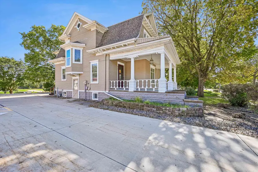 407 SE 3rd Street, Waverly, IA 50677 - #2