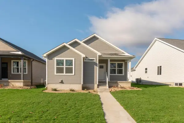 127 Axlewood Drive, Waterloo, IA 50701