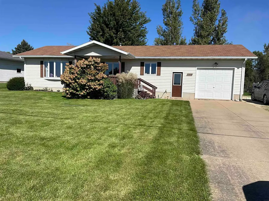 233 W Wilbur Street, Hawkeye, IA 52147 - #2