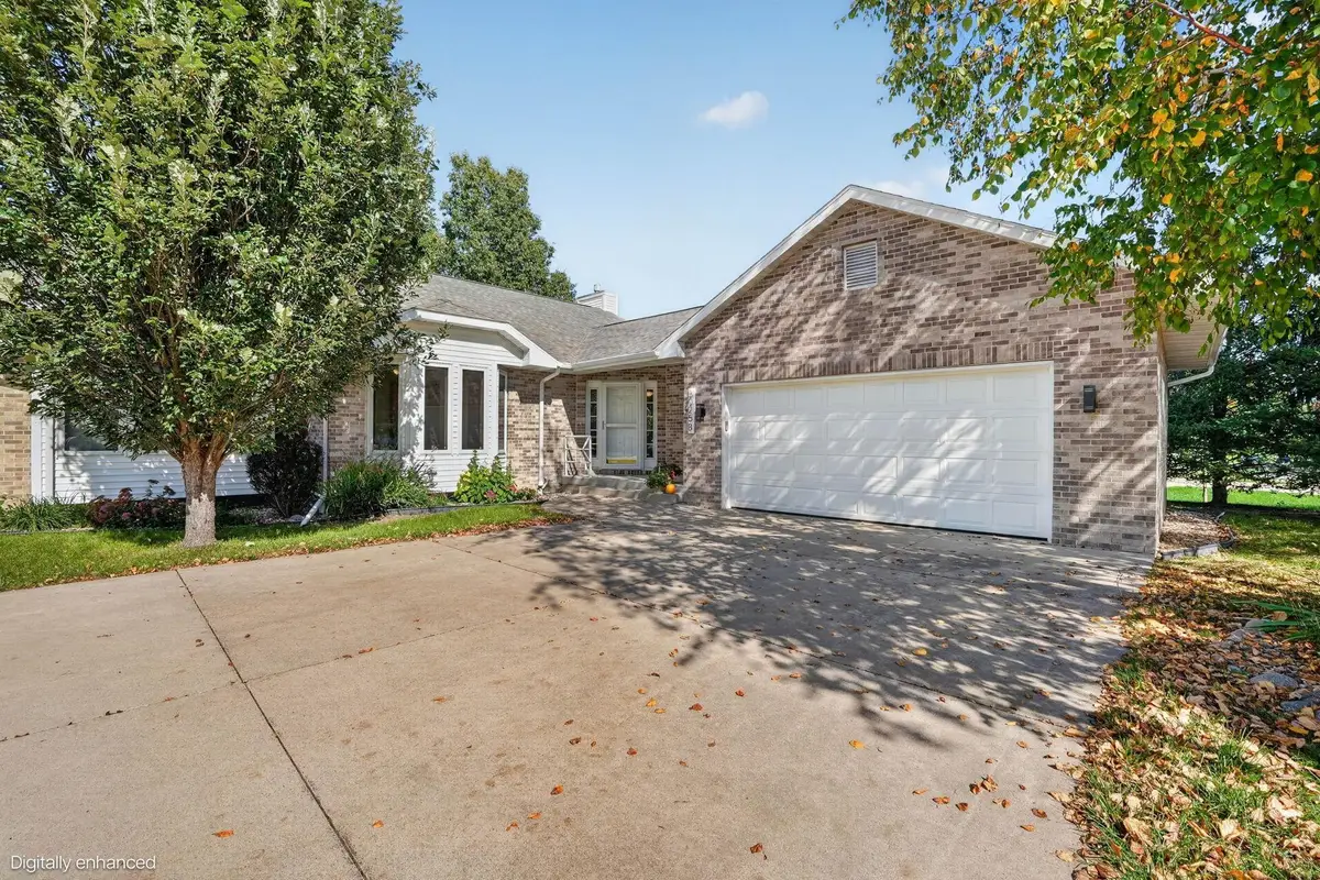 3025 Pheasant Drive #B, Cedar Falls, IA 50613 - #1