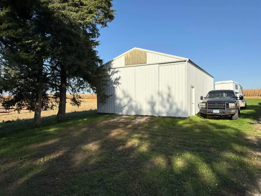 2848 Scott Blvd, Winthrop, IA 50682 - #3