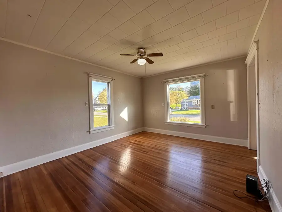 208 NW 5th Street, Fort Atkinson, IA 52144 - #3
