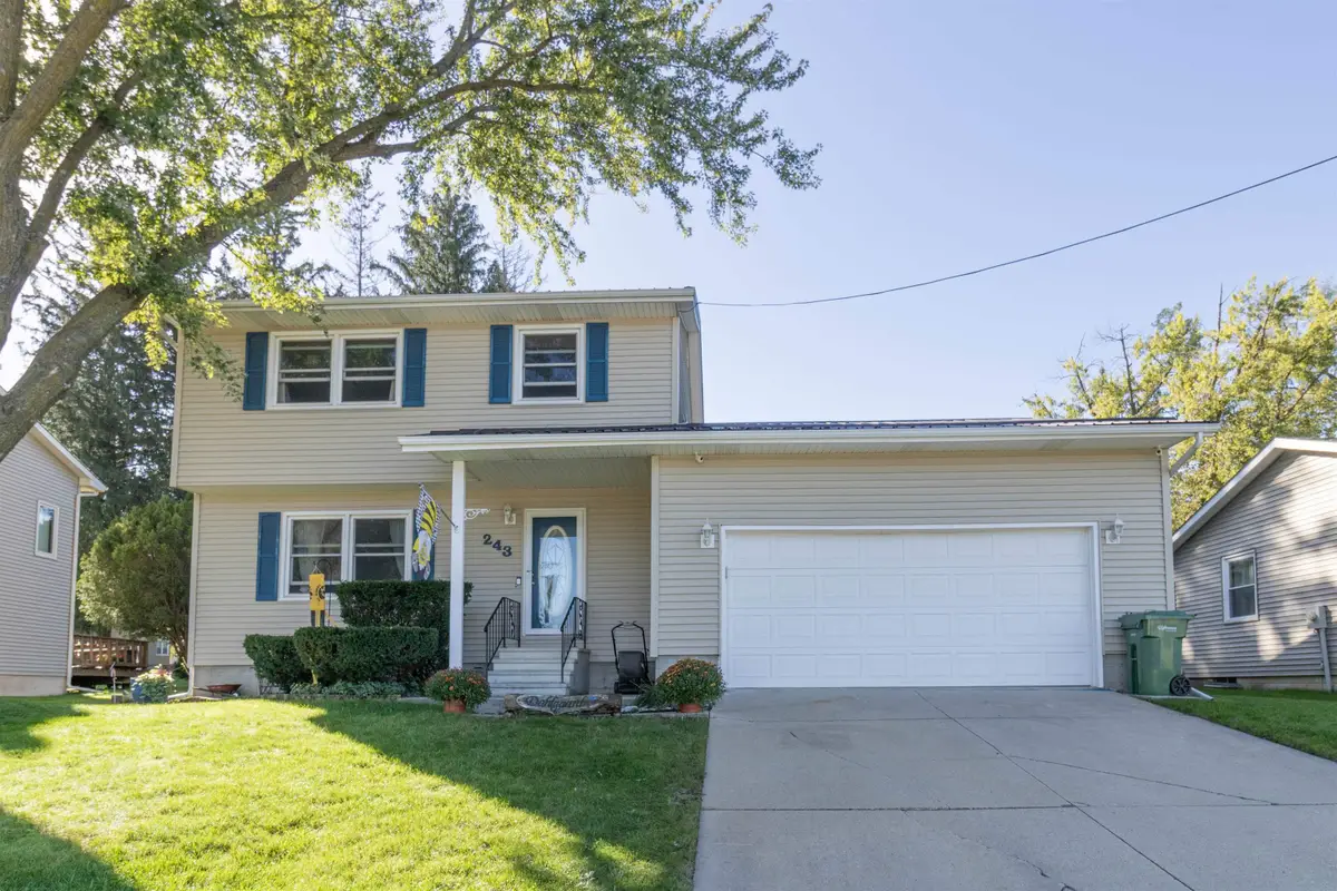 243 Meadowbrook Lane, Waterloo, IA 50701 - #1