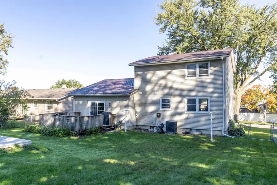 243 Meadowbrook Lane, Waterloo, IA 50701 - #2