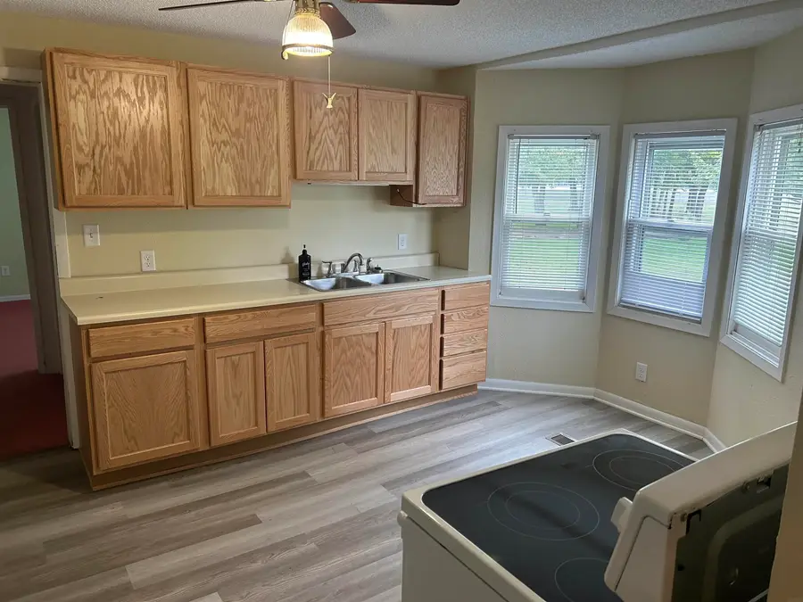 41 John Street, Waterloo, IA 50703 - #2