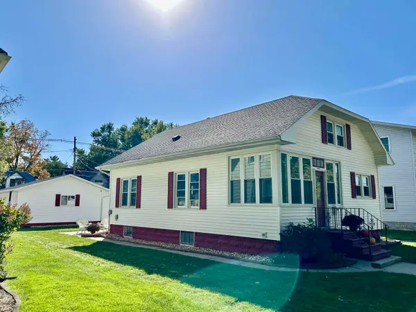 403 Winneshiek Avenue, Decorah, IA 52101