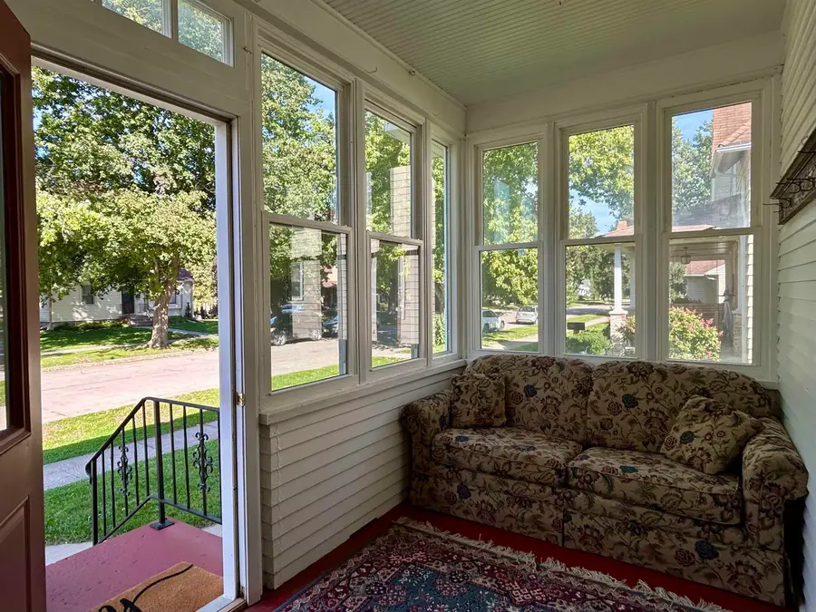 403 Winneshiek Avenue, Decorah, IA 52101 - #3
