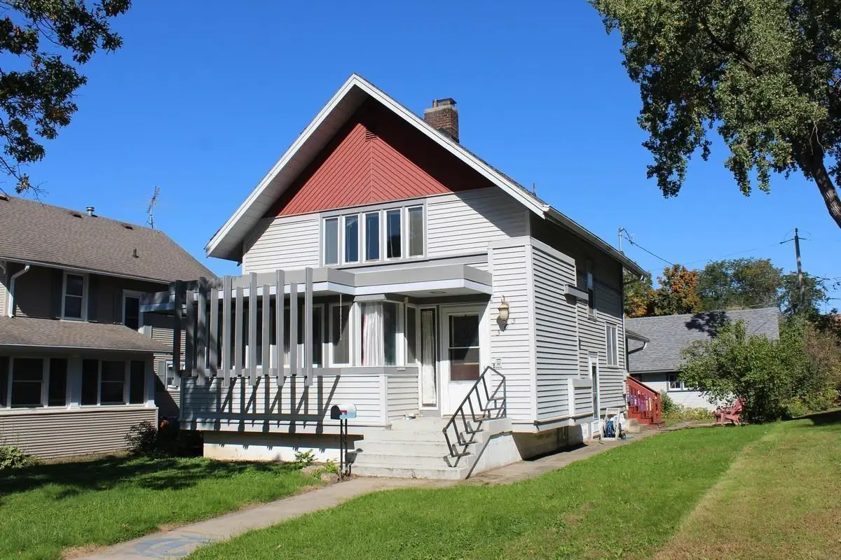 303 3rd Avenue, Charles City, IA 50616 - #1