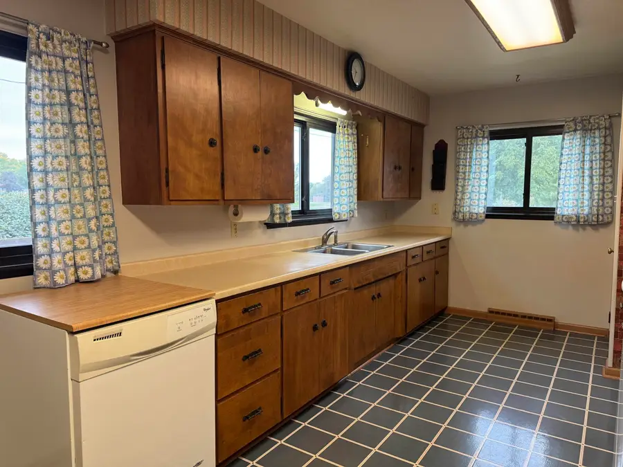 341 S Farrington Street, Denver, IA 50622 - #3