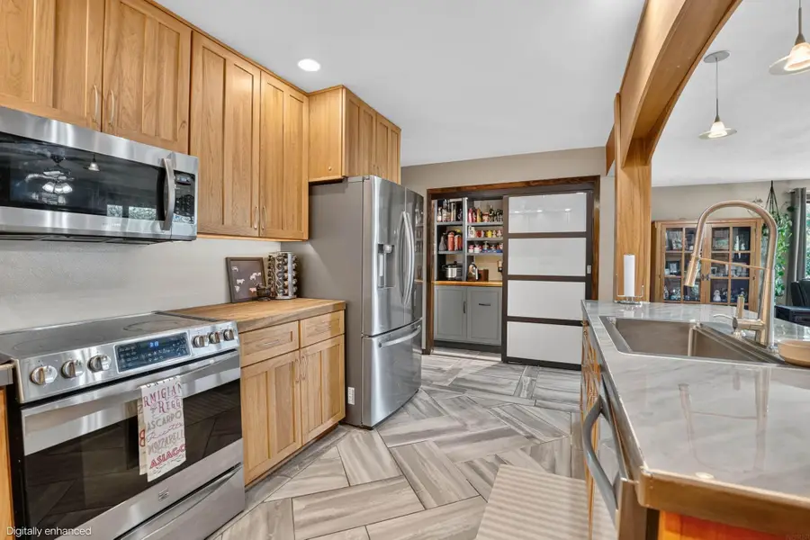 1116 NW 5th Street, Waverly, IA 50677 - #3