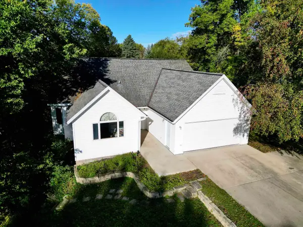 903 Ridge Road, Decorah, IA 52101