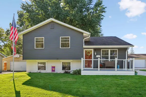 1113 Calumett Drive, Cedar Falls, IA 50613