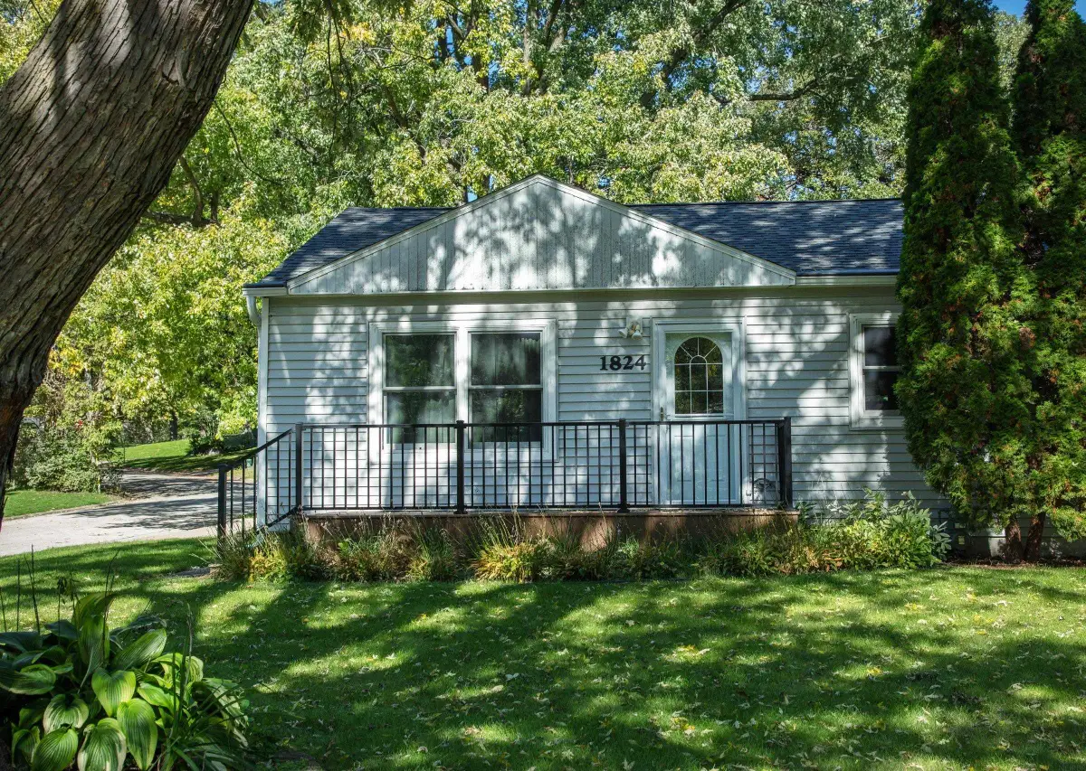 1824 Madison Street, Cedar Falls, IA 50613 - #1