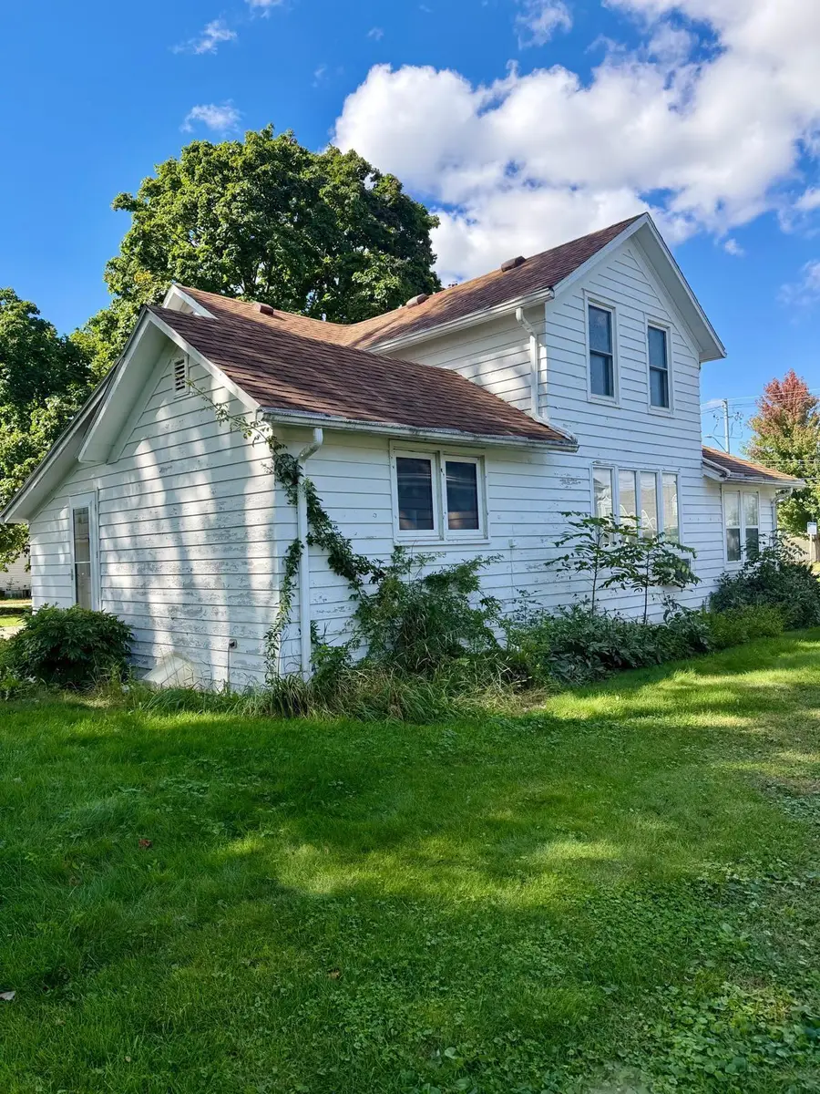 919 E Main Street, New Hampton, IA 50659 - #3