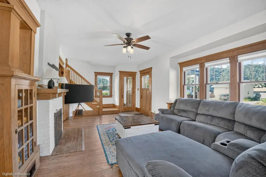 410 W 6th Street, Cedar Falls, IA 50613 - #3
