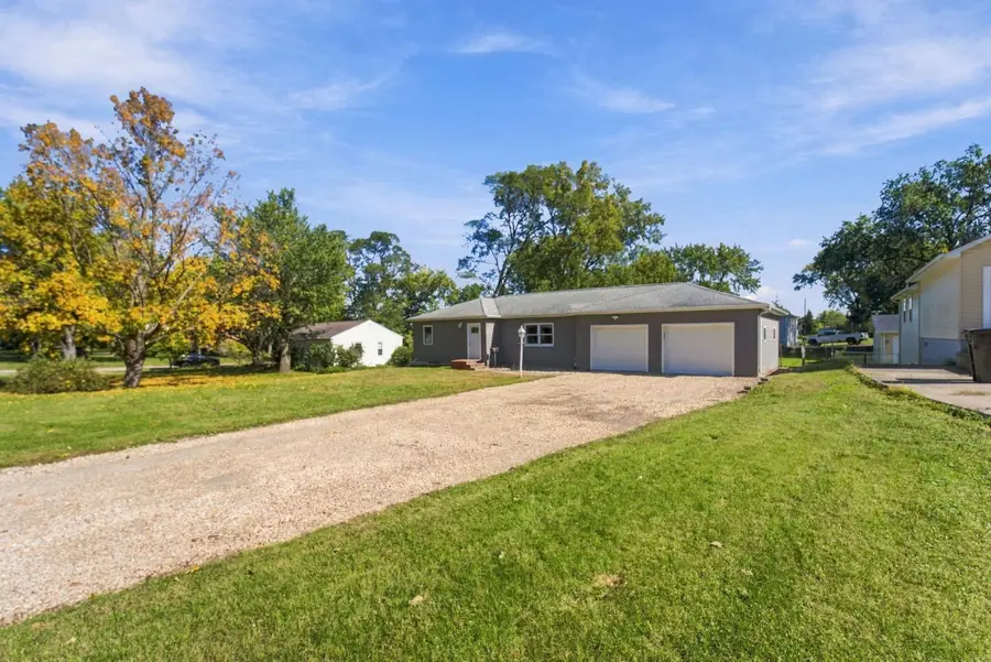 3006 Cedar Heights Drive, Cedar Falls, IA 50613 - #3
