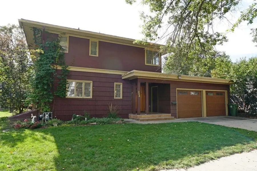 204 Clark Street, Charles City, IA 50616 - #2