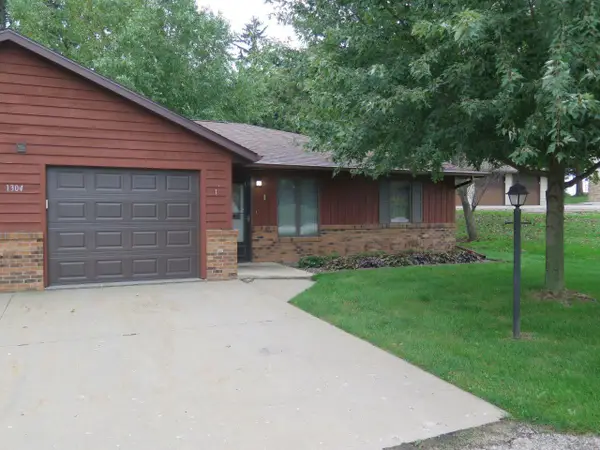 1304 Laurel Drive #1, Decorah, IA 52101