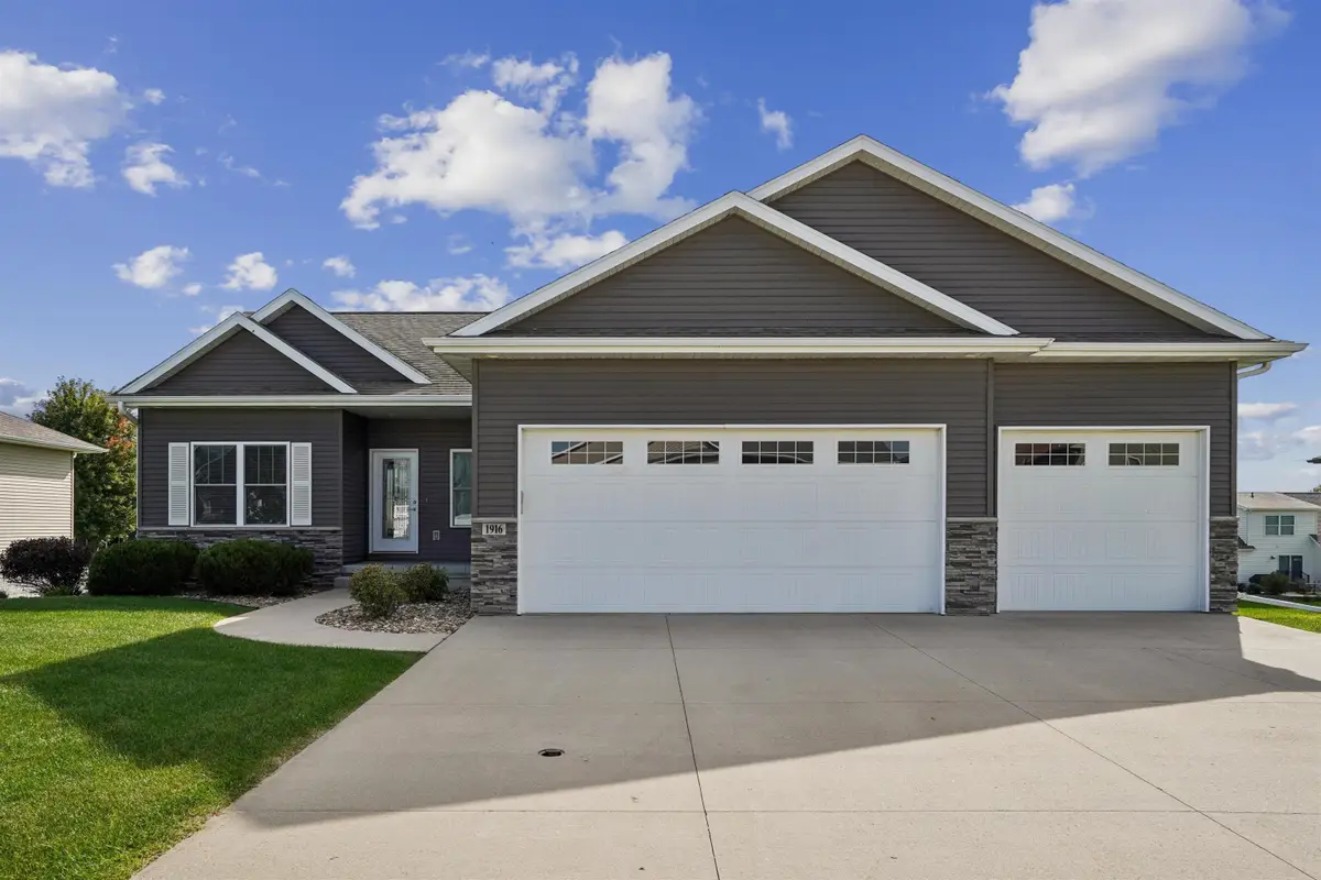 1916 Vera Way, Cedar Falls, IA 50613 - #1
