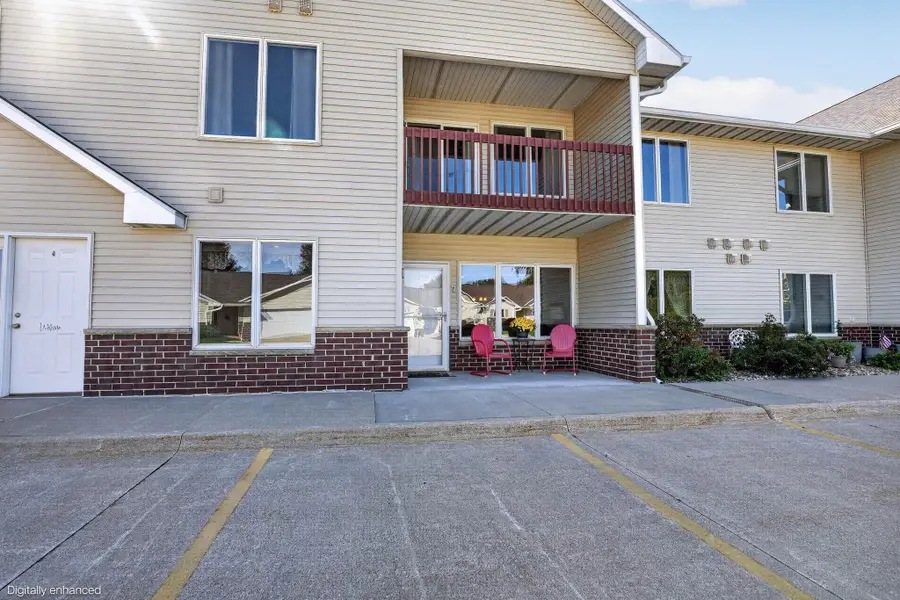 4241 Eastpark Road #7, Cedar Falls, IA 50613 - #2