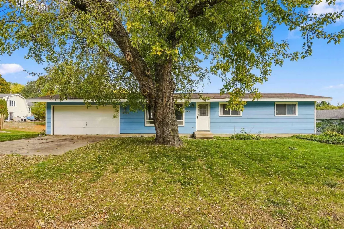 1024 Triangle Drive, Shell Rock, IA 50670 - #1