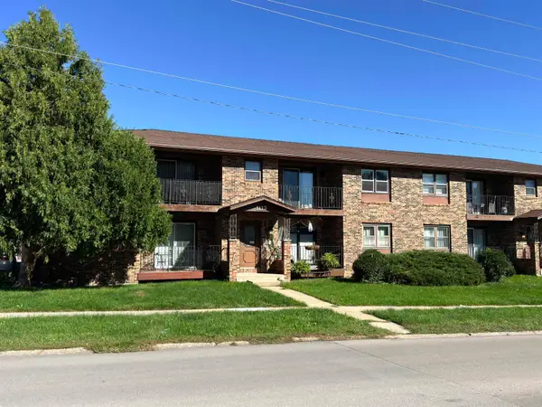 1113 Flammang Drive #3, Waterloo, IA 50702