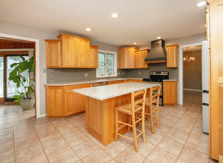 1604 Hillside Avenue, Waverly, IA 50677 - #3