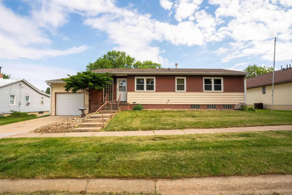 1203 L Avenue, Grundy Center, IA 50638 - #1