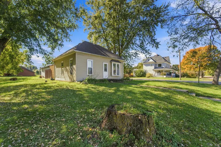 424 E Jackson Street, Shell Rock, IA 50670 - #3