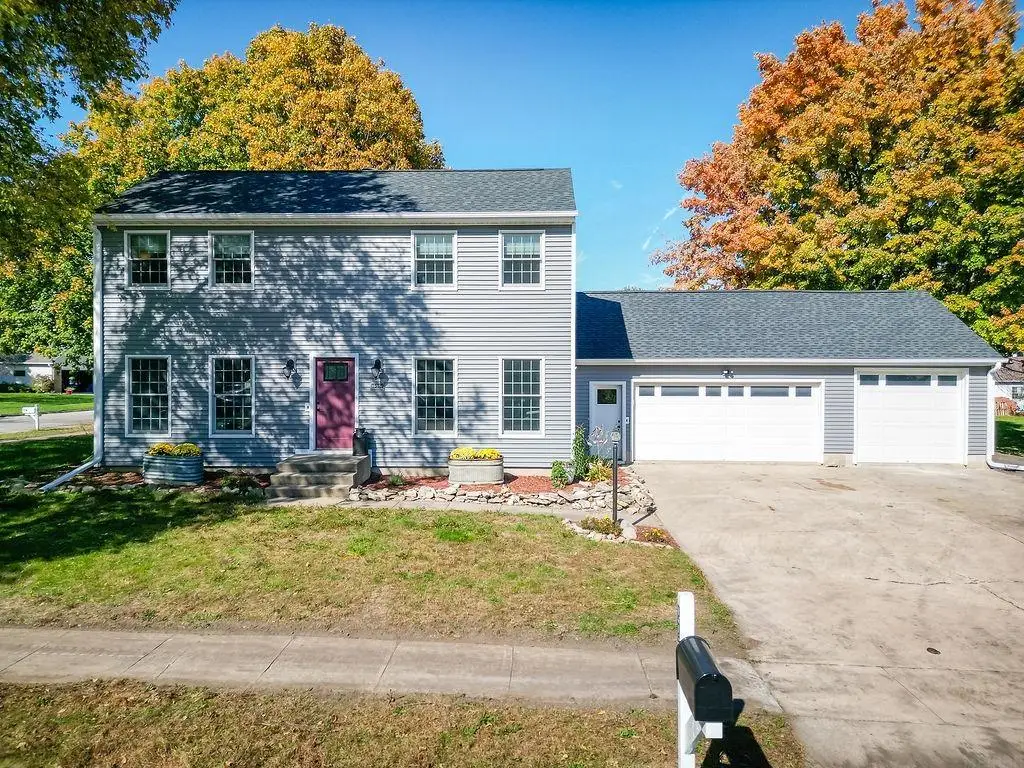 1518 Hickory Heights Drive, Waverly, IA 50677 - #1