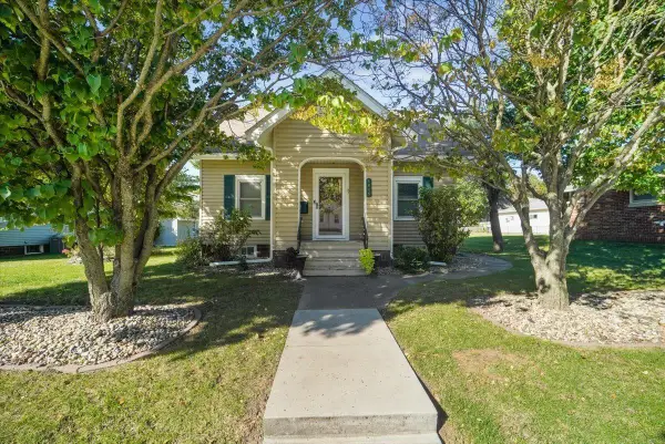 1615 Main Street, Cedar Falls, IA 50613