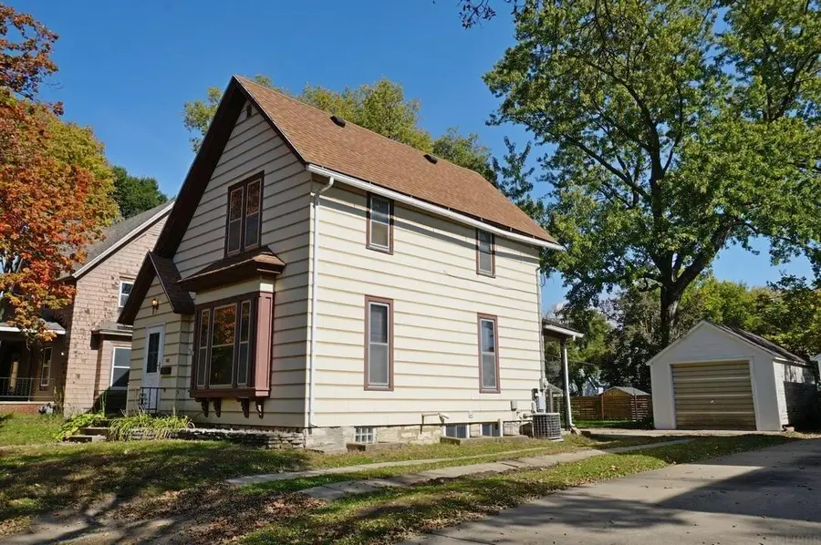 402 B Street, Charles City, IA 50616 - #2