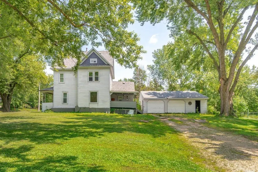 412 W Charles, Oelwein, IA 50662 - #1