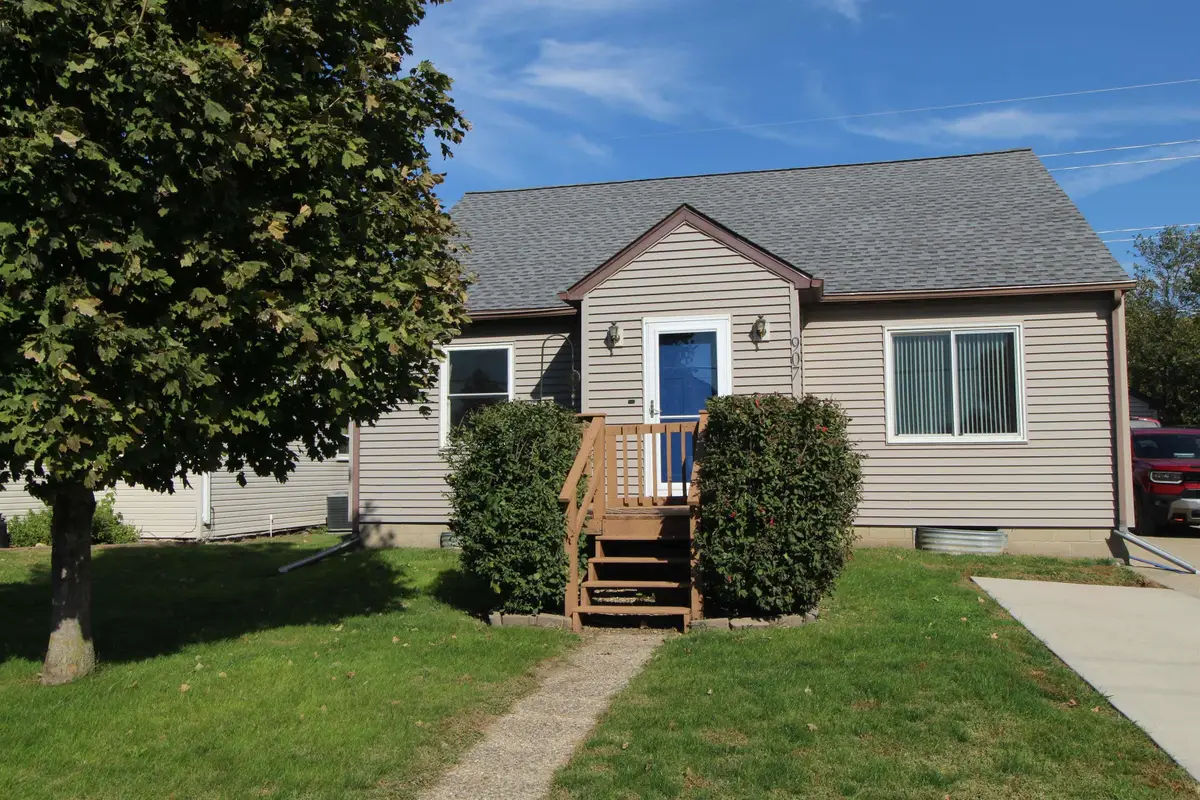 907 Wilson Street, Dysart, IA 52224 - #1
