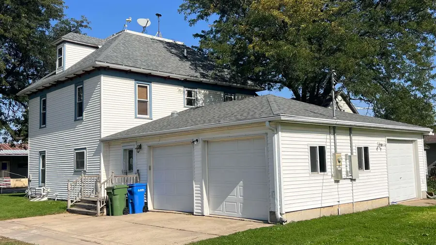 102 E Grove Street, Lawler, IA 52154 - #2