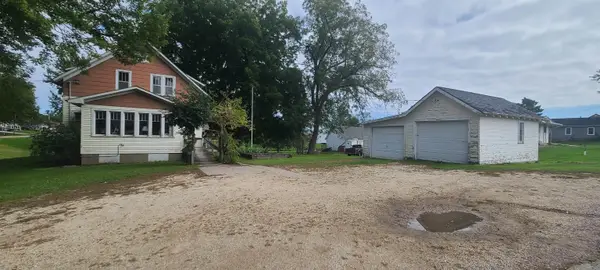 303 S Monroe Street, Garnavillo, IA 52049