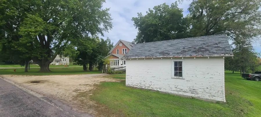 303 S Monroe Street, Garnavillo, IA 52049 - #2