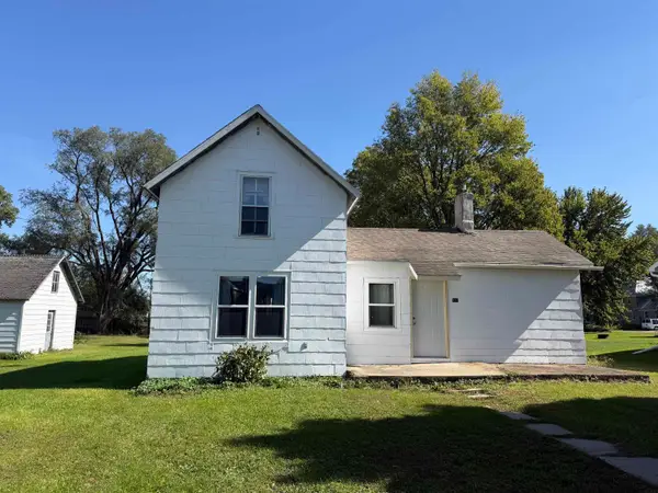 510 2nd St. N., Quasqueton, IA 52326