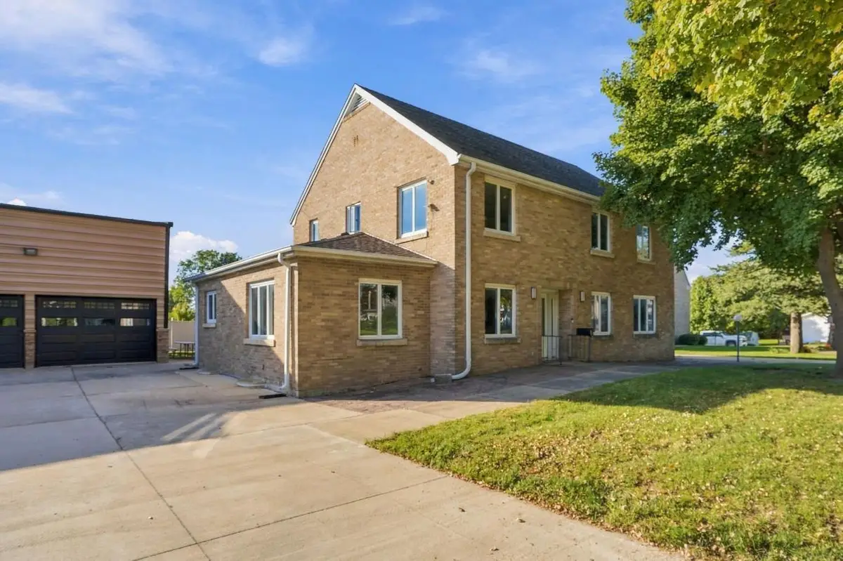 239 S Walnut Avenue, New Hampton, IA 50659 - #1