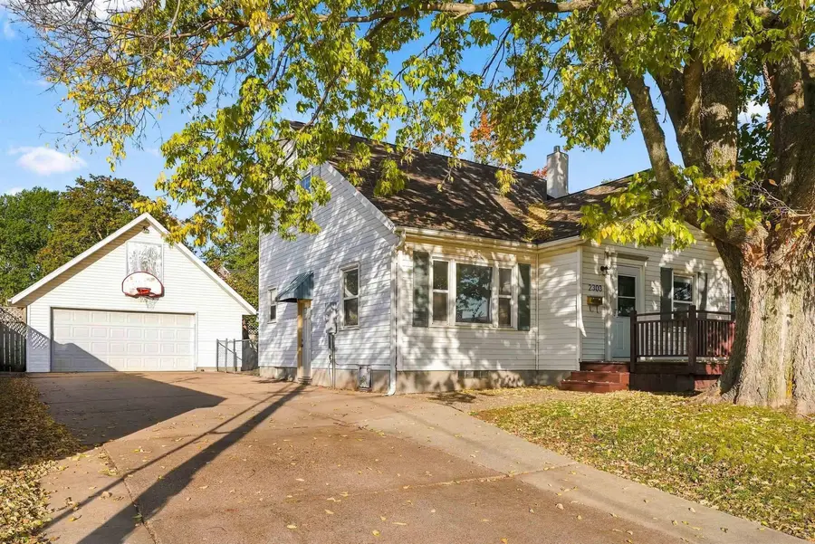 2303 Main Street, Cedar Falls, IA 50613 - #2