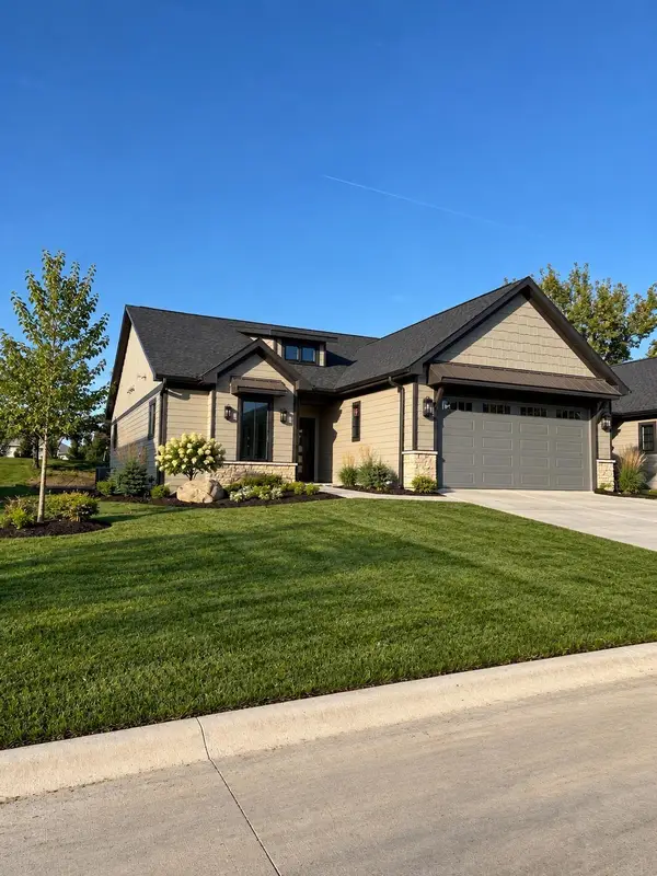 1832 Whispering Pines Circle, Cedar Falls, IA 50613