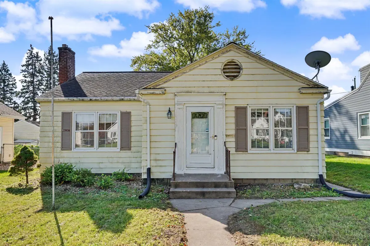 330 Alta Vista Avenue, Waterloo, IA 50703 - #1